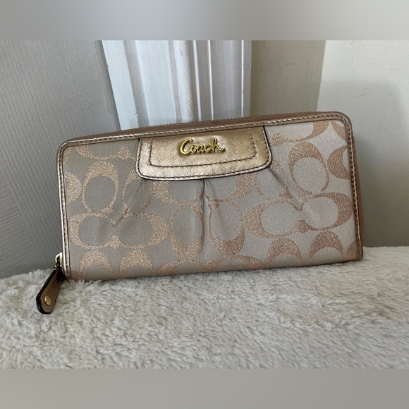 Coach Metallic jacquard Print wallet EUC - Picture 10 of 12